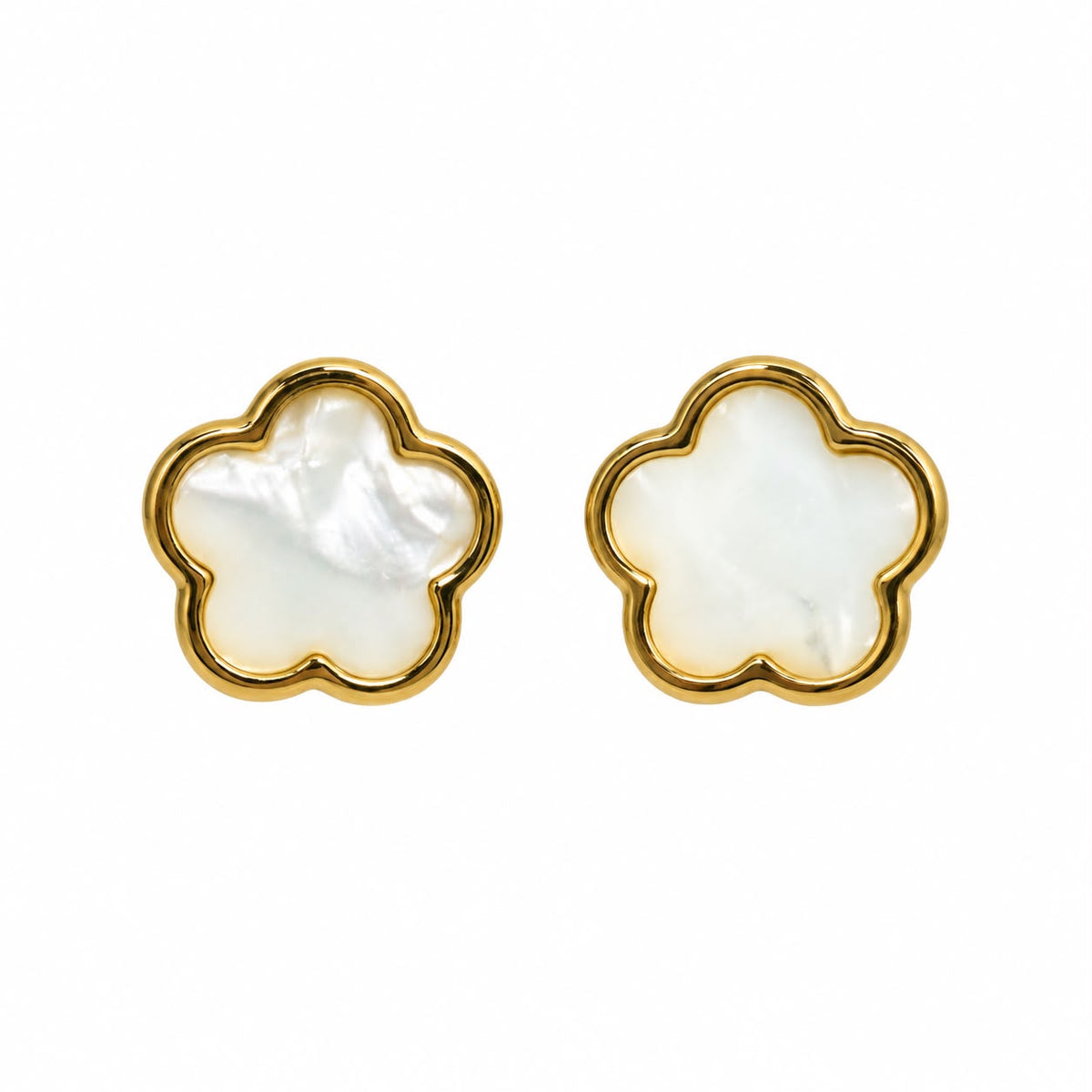 Aretes flor blanco