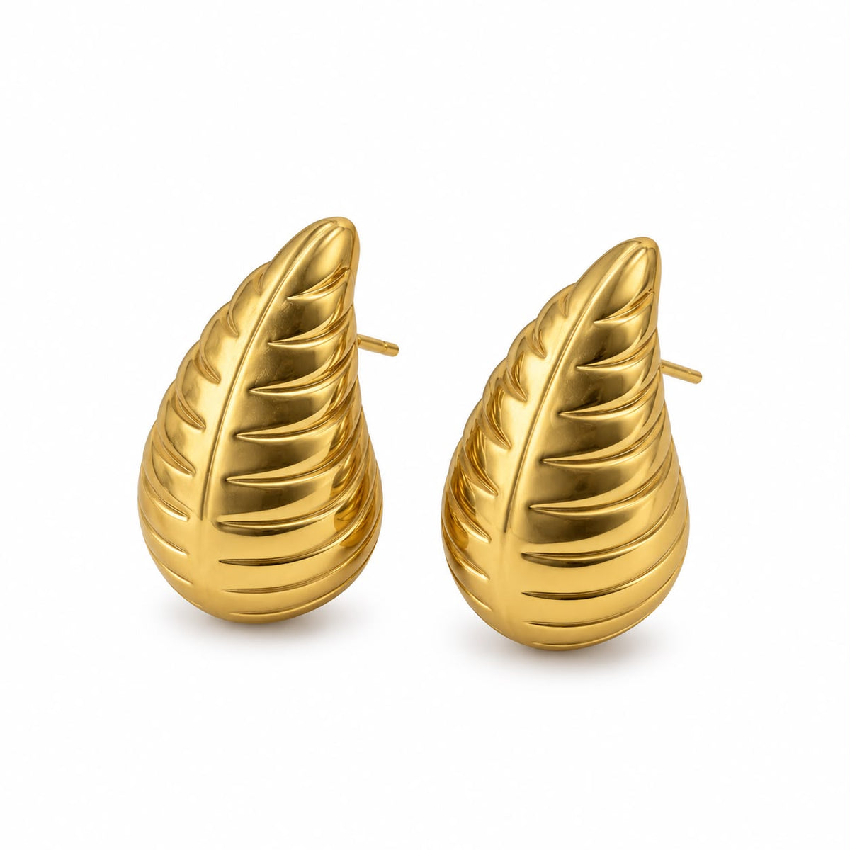 Aretes de gota con relieve