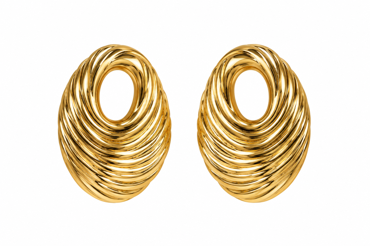 Aretes dorados con relieve