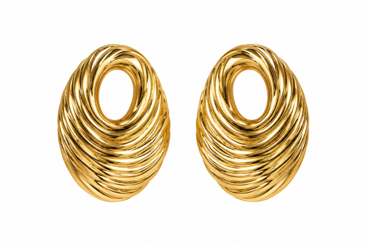 Aretes dorados con relieve