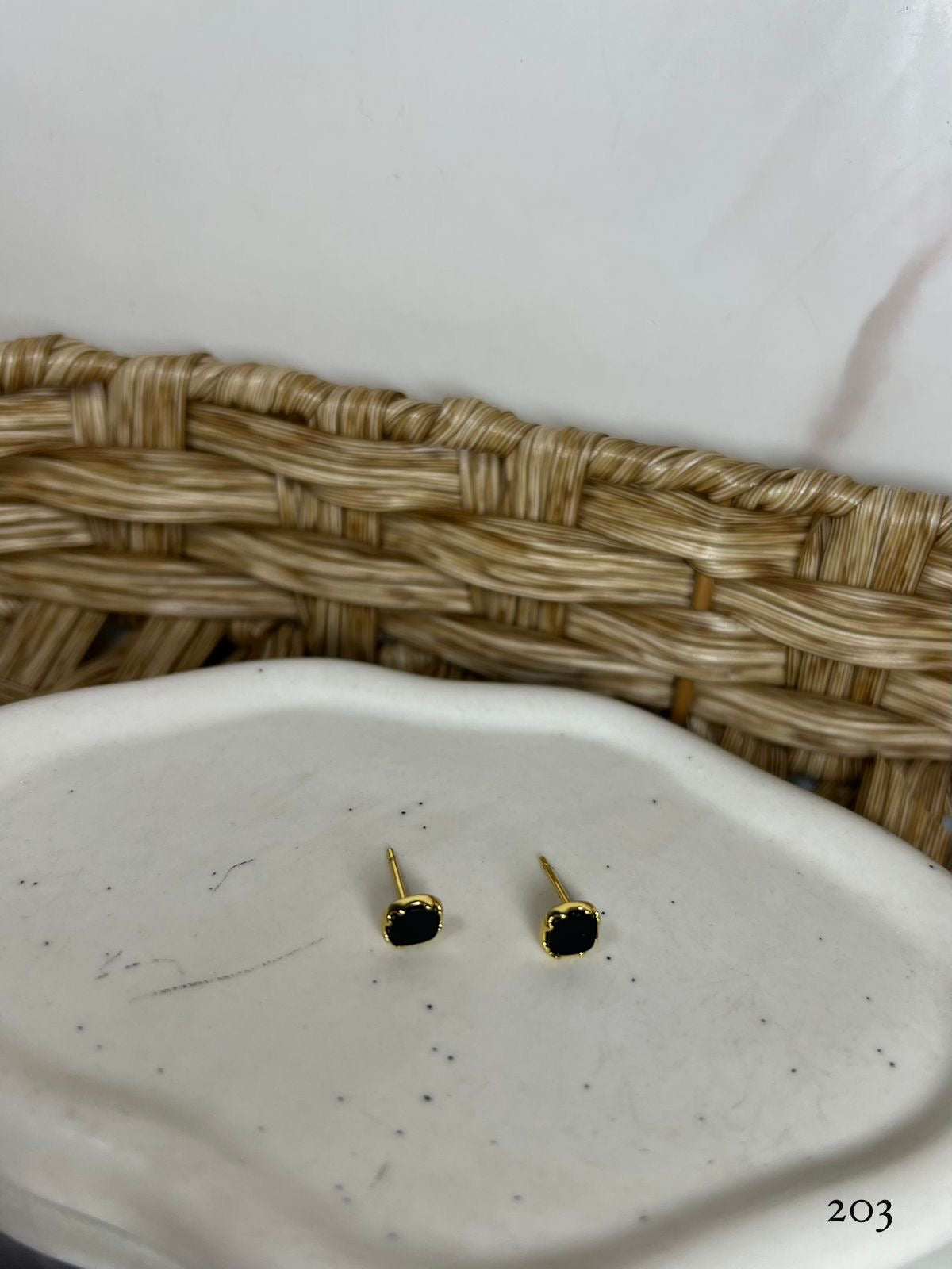 Aretes piedra negra